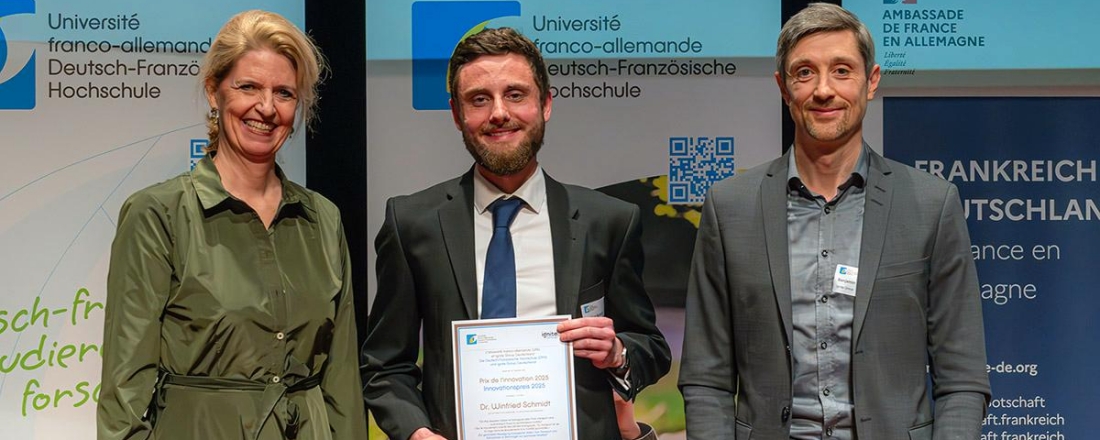 Bilingual Excellence in Cutting-Edge Research