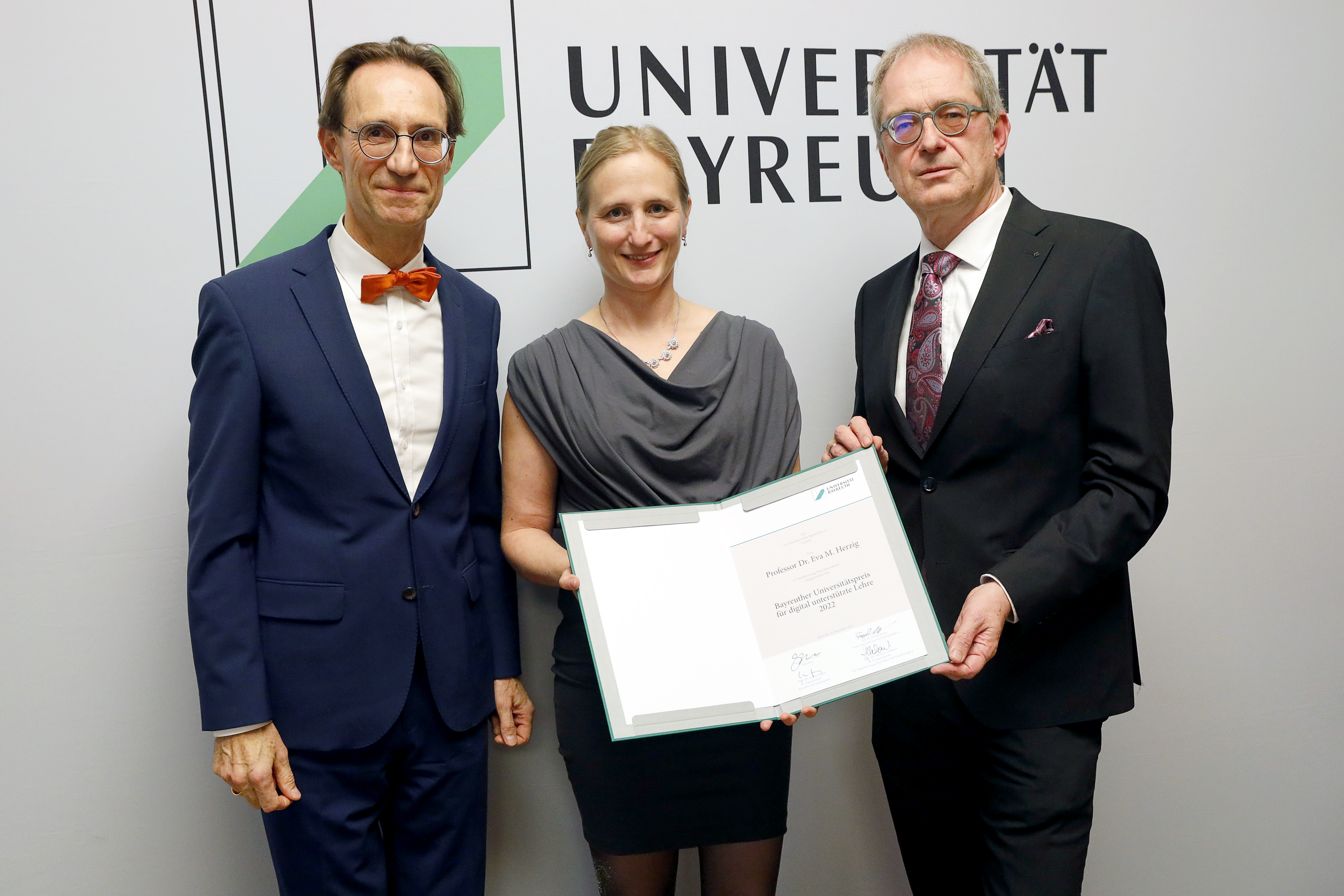 Bayreuther Universitätspreis für digital unterstützte Lehre an Prof. Dr. Eva M. Herzig 