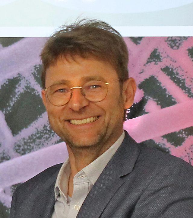 Prof. Dr. Jürgen Senker. Prof. Dr. Jürgen Senker