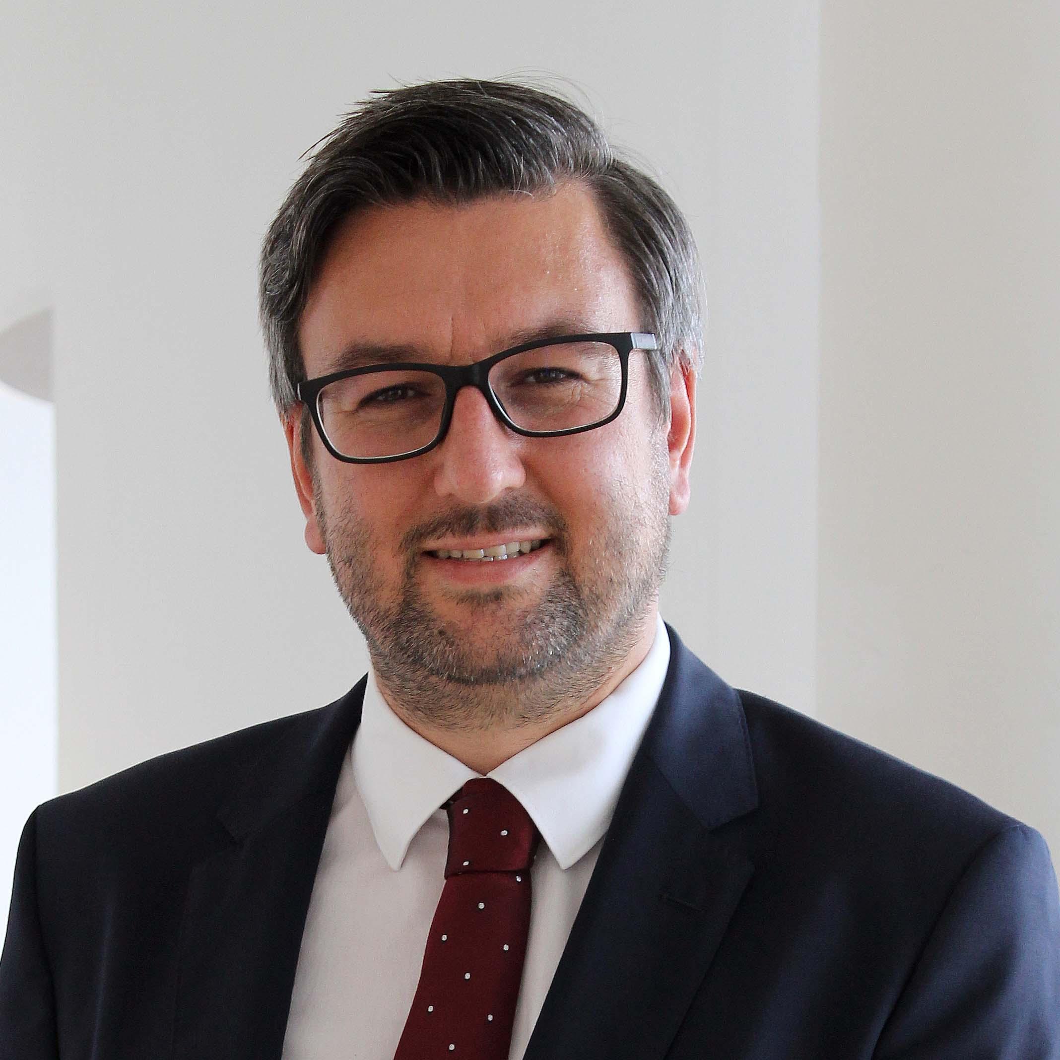 Prof. Dr. Oliver Bäumchen