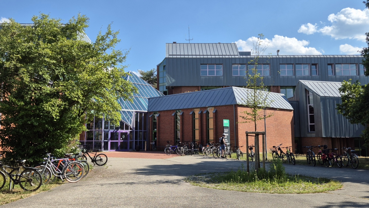 Universität Bayreuth, Gebäude NW2, Physikalisches Institut